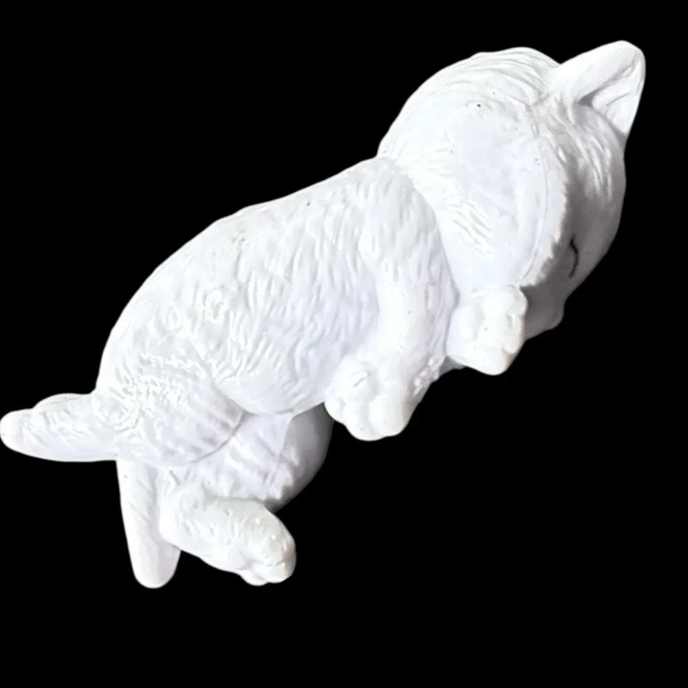 Barbie Mattel Chelsea White Cat Kitten Pet‎ Animal Vet Rescue Sleeping